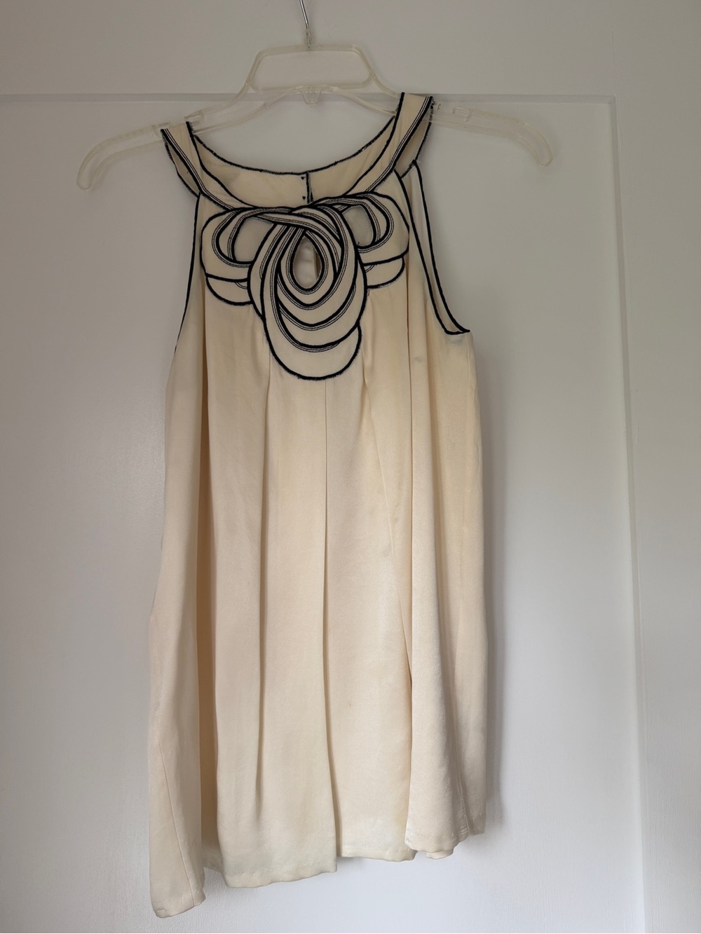 BCBGMaxAzria Cream Sleeveless Top with Black Trim Rosette